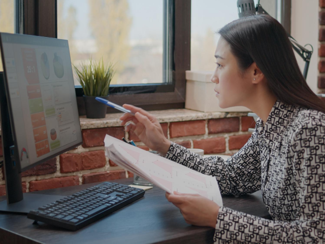 Salary Compare Web Application